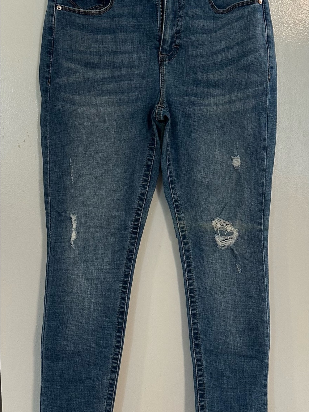 Women’s Distressed Dark Blue Skinny Jeans